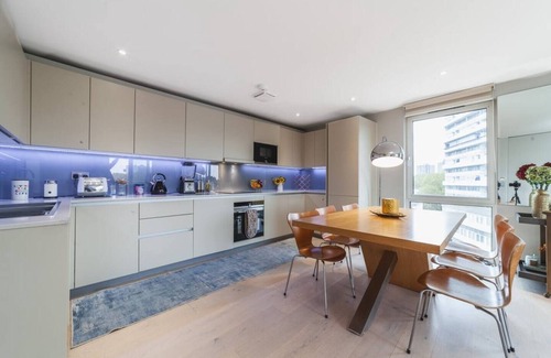 St. Mary's Park Apartamento | Stylish Three-Bedroom Flat in Vibrant Battersea