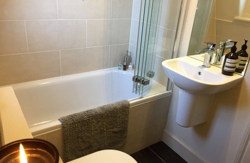 West Hampstead Apartamento | Elegante piso superior de 1 cama plana en West Hampstead