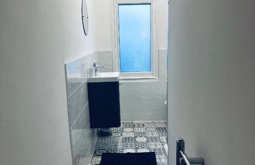 Coventry Casa | Stylish Town House - Modern double room - 3