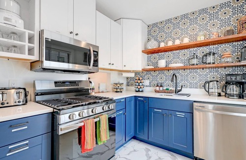 Mahncke Park Casa | Stylish townhome, prime location, pet friendly