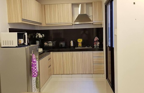 Balanga Apartamento | Stylish Townhouse in Balanga City Quiet Neighborhood