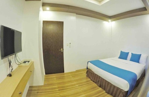 Balanga Apartamento | Stylish Townhouse in Balanga City Quiet Neighborhood