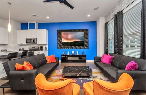 Riverside Terrace Casa | Stylish Townhouse in Central Houston
