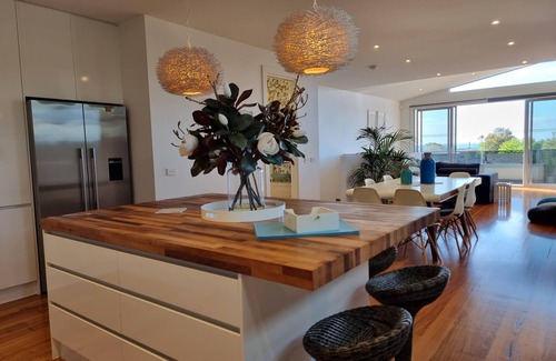 Dromana Casa | Stylish townhouse in prime location Dromana