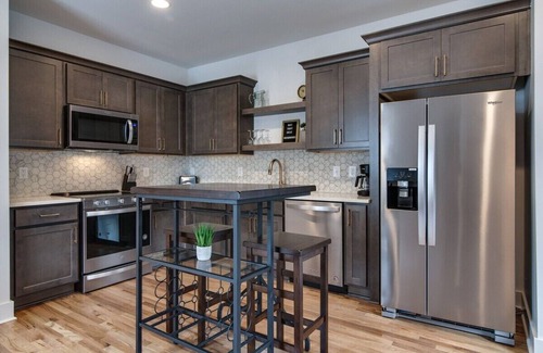 Greenwood Casa | Stylish East Nashville Townhouse for 6