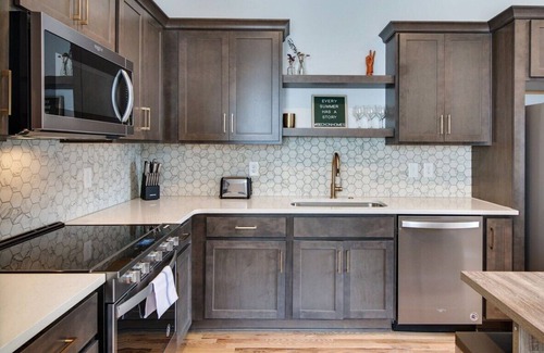 Greenwood Casa | Stylish East Nashville Townhouse for 6