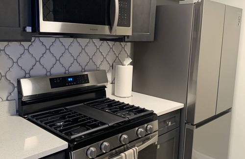 Riverdale Casa | Stylish Townhouse near Downtown Atlanta / Airport