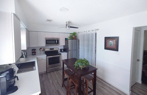 Myrtle Beach Casa | Stylish Townhouse Next to Beach Prime Location