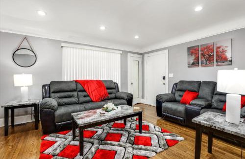 Grosse Pointe Apartamento | Stylish, Tranquil & Comfy ~ Queen Beds ~ Pkg