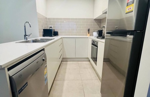 Burwood Apartamento | Stylish Two Bedroom Apartment Burwood Sydney close to everything, Free parking