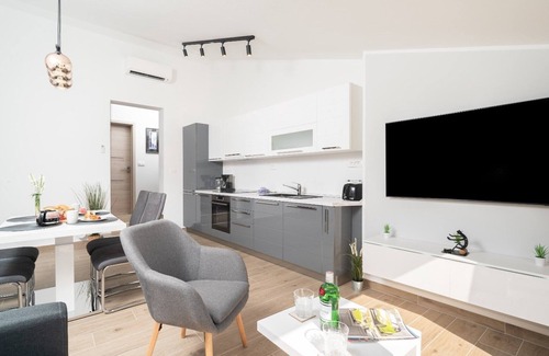 Presika Apartamento | Stylish Two Bedroom Apartment in Labin - Two Bedroom Apartment with Terrace