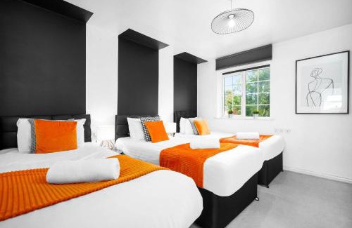 Birmingham Casa | Stylish Two Bedroom House - Parking - Garden 55H