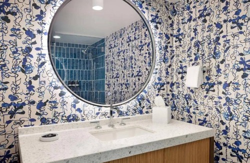 Glencoe Hotel | Stylish Unit w/ Outdoor Pool by Bush Presidential Center