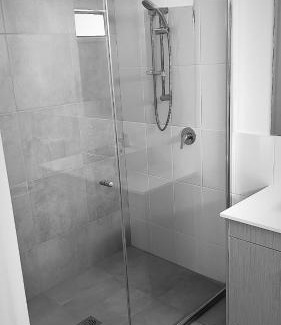 Redbank Plains Casa | Stylish Urban Escape 4 minutes walk to the mall