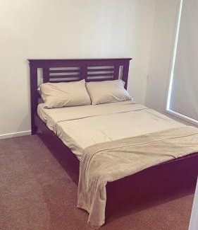 Redbank Plains Casa | Stylish Urban Escape 4 minutes walk to the mall