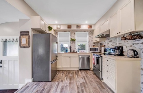 Kitchener Casa | Stylish Urban Escape - Close to DTK and Expwy