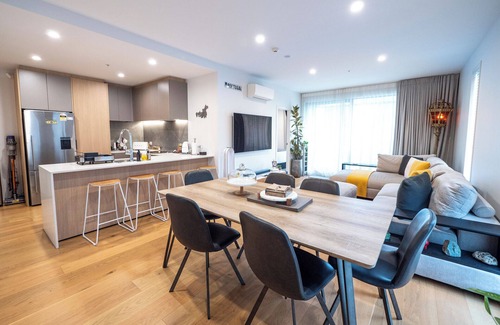 Newton Apartamento | Stylish Urban Retreat in the Heart of Grafton