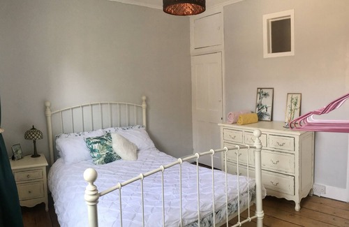 Banbury Cabaña | Stylish Victorian 2 Bed Townhouse