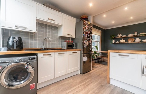 Earlsfield Casa | Stylish Victorian Home-1 Br 15 mins Central London