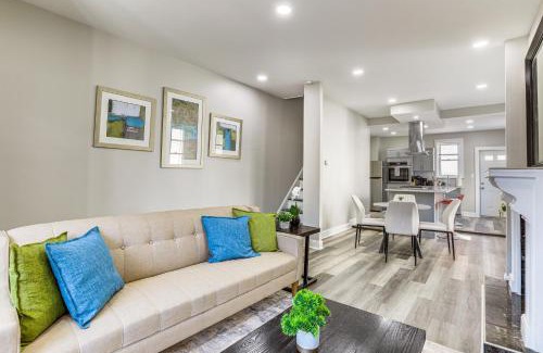 Brewerytown Casa | Stylish, Walkable Rowhouse Near Art Museums and Zoo!