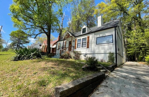 Atlanta Casa | Stylish West Atlanta Abode, Private Patio, Backyard, Office, WiFi & Pet Friendly