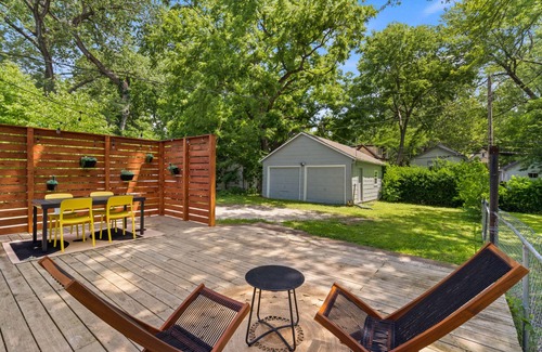 Rosedale Casa | Stylish West Plaza Retreat w/ Huge Yard, BBQ, and Games