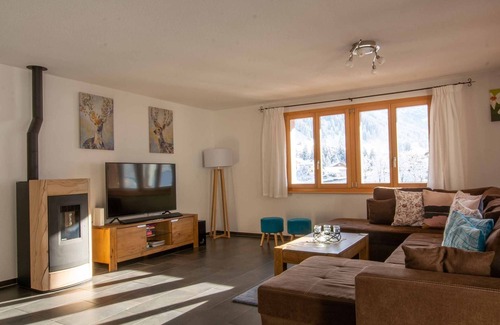 Adelboden Apartamento | Stylishly furnished holiday apartment for 8 persons, near the mountain lift