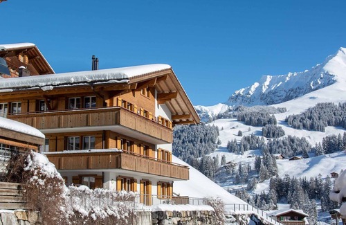 Adelboden Apartamento | Apartamento nuevo y elegante para 4 personas, cerca de los teleféricos.