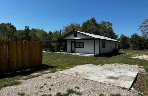 Lakeview  Jefferson County Casa | Stylishly Remodeled 2-Bedroom home in Orangefield