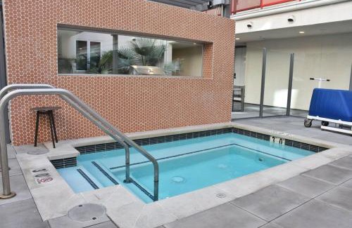 Wilshire Center Apartamento | Stylist Downtown LA Gateway- Studio Apt