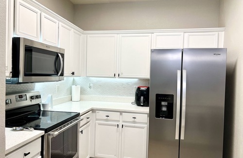 South Arlington Casa | Stylist home ~free 5 mins park & walk to AT&T Stadium