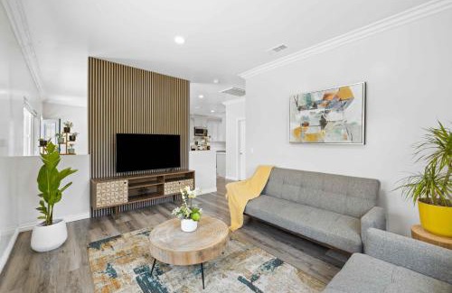 Temple City Casa | Stylist Home In Convenient Location!