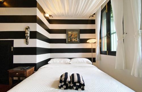 Chakkrawat Casa | Stylist Siamese Design House Steps To Chinatown - Self Check In