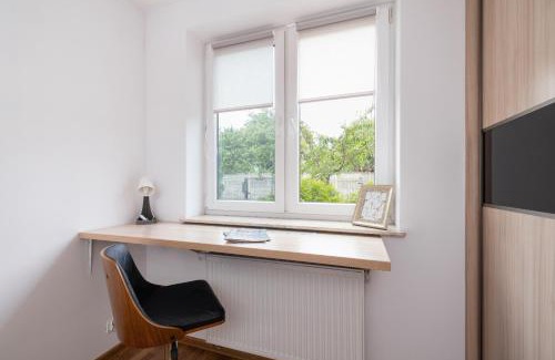 Chorzow Apartamento | Stylowy Apartament z oddzielna sypialnią niedaleko centrum Chorzowa by Noclegi Renters