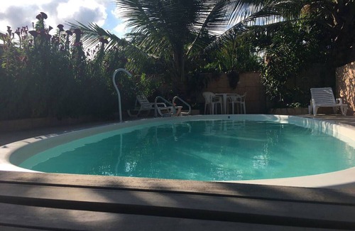 Bairro da Enseada Cama Y Desayuno | Suíte 8 com piscina e wi-fi em Caraguatatuba