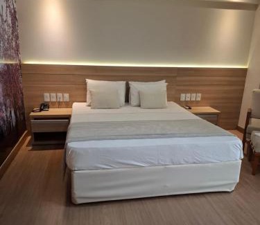 Pedra Azul Apartamento | Suíte com banheira de hidromassagem - Vista Azul
