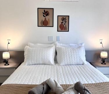 Jacarepagua Apartamento | Suíte com jardim e piscina na Barra RJ