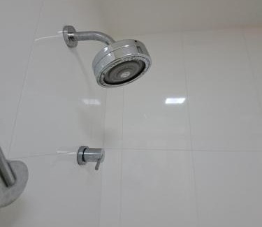 Jacarepagua Casa | Suíte com varanda e piscina na Barra da Tijuca - RJ