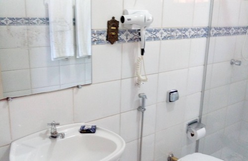 Ouro Preto Apartamento | Suíte com Vista Para a Montanha