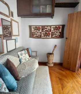 Socorro Apartamento | Suítes em casa centenária no centro de Socorro