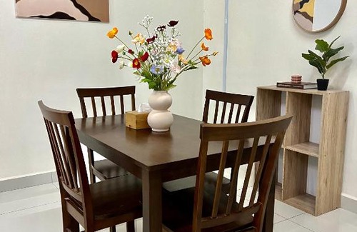 Asam Kumbang Casa | SuaTamu Homestay One Aircond