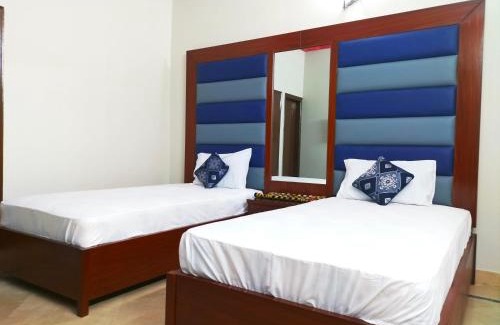 Gulshan-e-Iqbal Cama Y Desayuno | SUBHAN PALACE Near Millennium Mall karachi