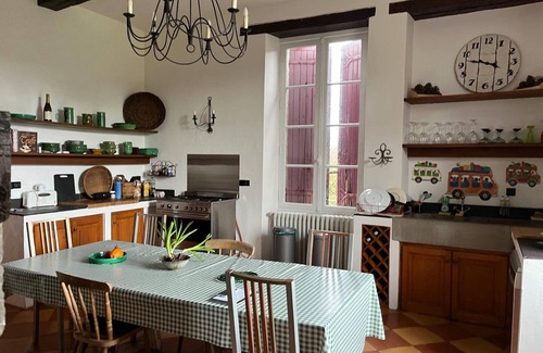 Fargues-sur-Ourbise Casa | Sublime 16thC Chateau for groups