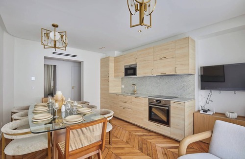 Saint-Vincent-de-Paul Apartamento | Sublime Air-conditioned Apartment Center of Paris