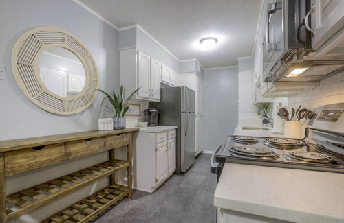 Overland Park Apartamento | Sublime Sensibility: 2 bed/2 bath
