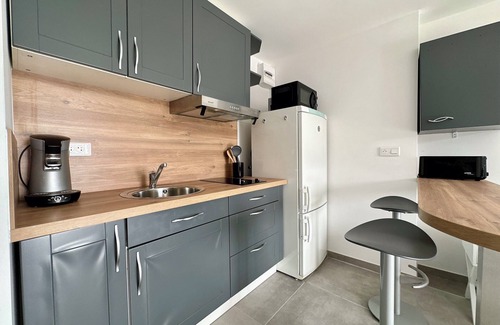 Mandelieu-La-Napoule Apartamento | Sublime studio with large terrace and pool