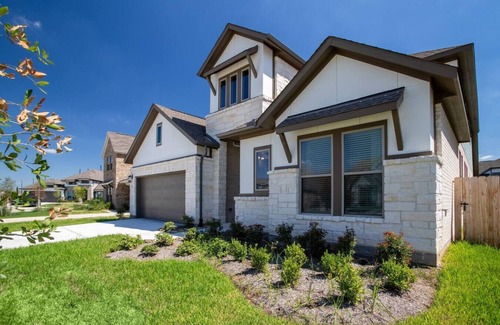 Clodine Casa | Suburb quiet & majestic mansion