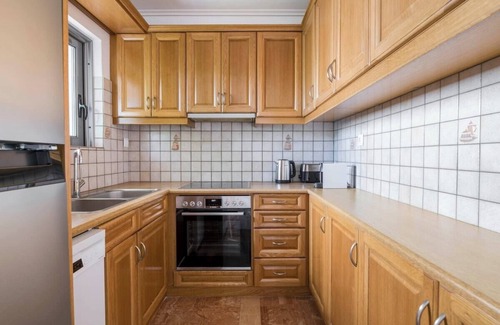Khalandrion Apartamento | Suburban 3BR Apartment in Marousi