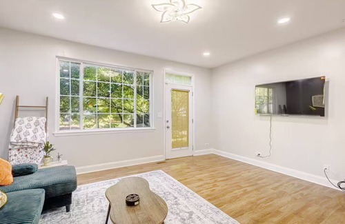Bloomingdale Casa | Suburban Comfort Just 35 Min from Downtown Chi