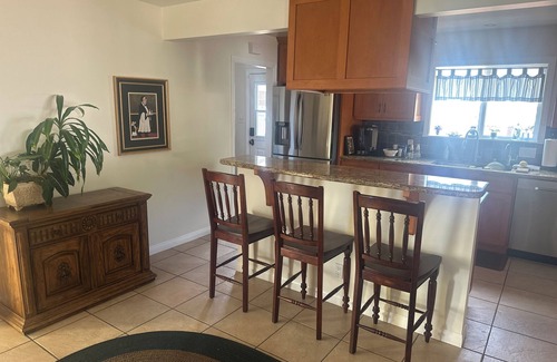 Cerritos Casa | Suburban getaway close to several parks and trails.